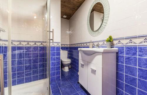 Holiday Home Berghütte mit Terrasse- Kamin und Jacuzzi by Interhome - Foto 33