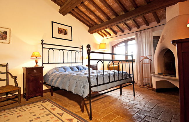 Casale Chimneys Immersed in Olive Trees - Foto 4