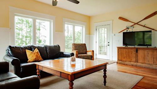 Chesapeake Waterfront - 7BR 5BA - Beach Pool Dock - Foto 2