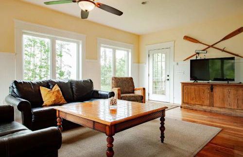 Chesapeake Waterfront - 7BR 5BA - Beach Pool Dock - Foto 2