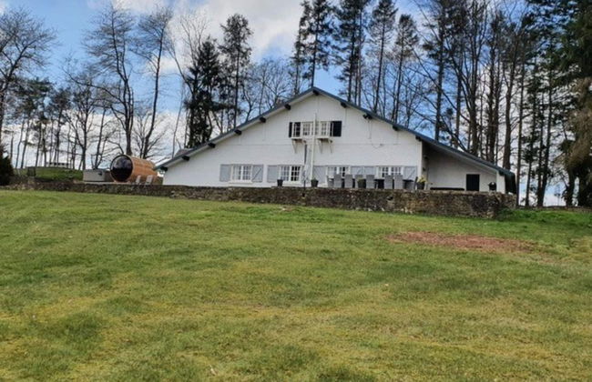 Luxurious Holiday Home in Érezée with Hot Tub - Foto 1