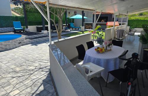 Grey House with heated pool Kričke Drniš - Foto 30