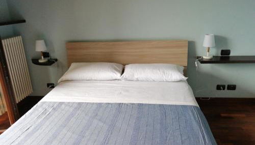 Between mountains and lake - Foto 5