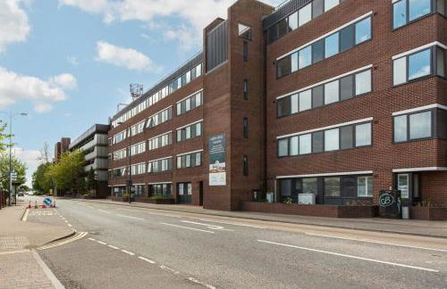 Smart 1 Bed Apartment in the Heart of Eastleigh - Foto 15