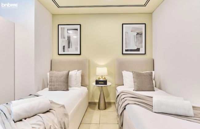 bnbme | Gold Crest Views | 2 BDR - Photo 2