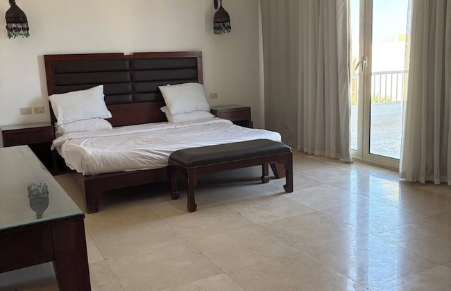 Carlton Luxury Resort - Photo 20