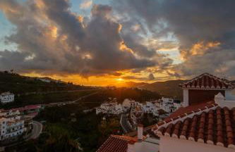 Casa Lidia, bonito y cómodo ático con rooftop privado, impresionantes vistas mar, montaña y jacuzzi - Foto 44