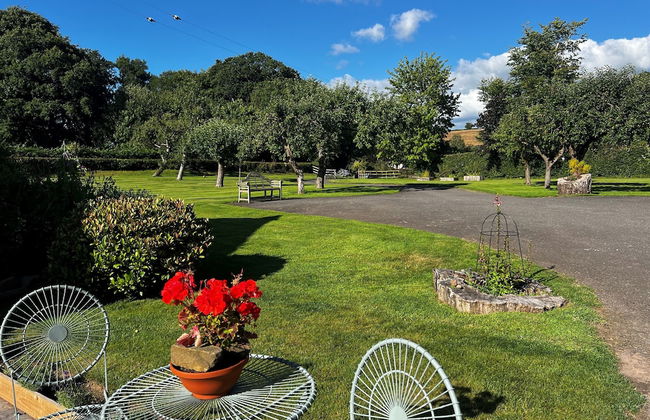 Cozy Studio Attic Retreat in Bettws Newydd - Foto 14