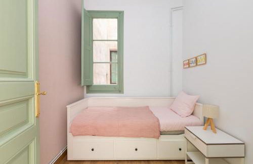 Modernist Family Apartment by PriorityVillas - Photo 10