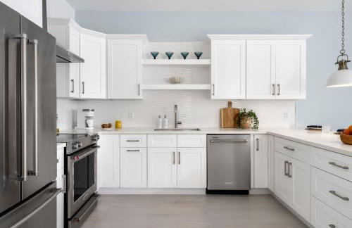 Oceanfront Oasis BBQ Patio, Free Dock, Pool and Secret Speakeasy - Foto 25