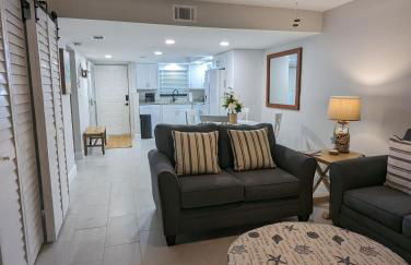 NEW condo! Just 15 min to Ft Myers and Sanibel beach! Great Location!! - Foto 7
