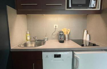 STUDIO PRADO PLAGE PISCINE TERRASSE - Foto 13