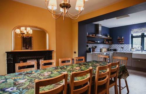 Beautiful 5 bedroom house with hot tub & fire pit - Foto 24