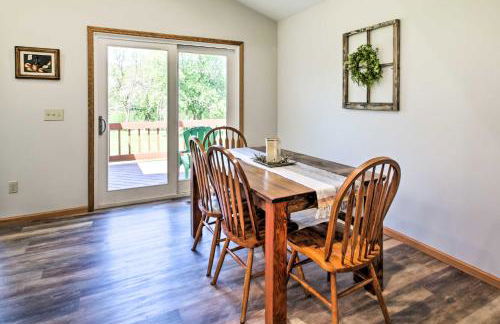 Family Home with Deck, Yard, Dock on Rock River - Foto 11