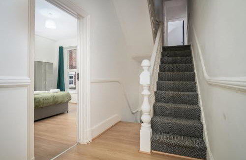 Anfield House - Liverpool Retreat 7 Bedroom Home - Photo 38