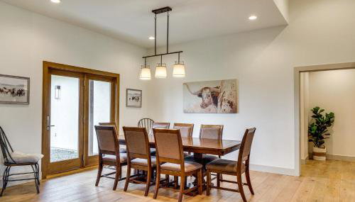 Large Group Getaway in Georgetown w/ Private Pool! - Foto 5