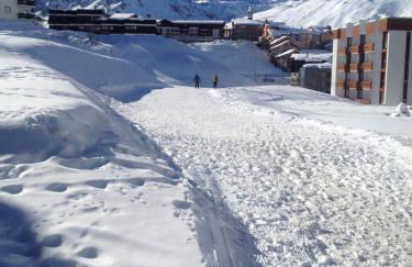 Ski in-Ski out! Spacious & Stylish Apartment for 8 in the heart of Lavachet - Foto 9