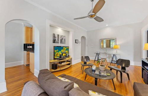 Contemporary 2BR in Myers Park with Screened Porch - Foto 9