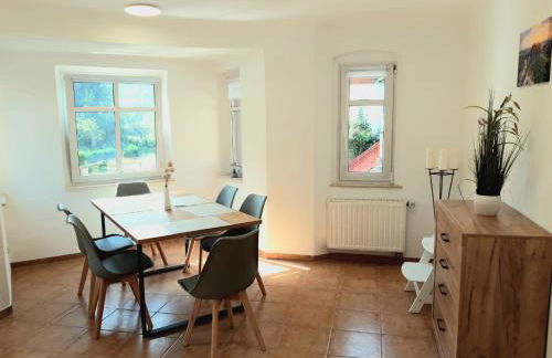 Seyfarthrooms - Ferienwohnung Zum Dorfladen Rathen - zentrale Lage mit direkter Anbindung an das Wanderwegenetz, moderne Inneneinrichtung - Foto 3