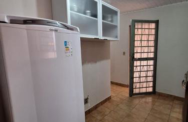 CASA - localizada no centro de Campo Grande - 2 quartos com ar e garagem para 2 carros - Foto 23