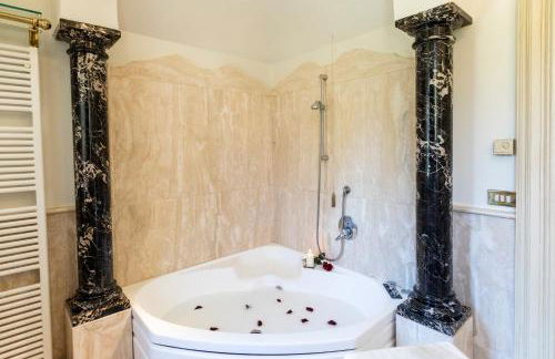 Villa Liberty Venezia -Jacuzzi, gardens, parking - Dimora Storica a soli 20km da Venezia - Photo 15