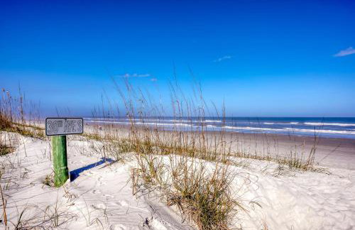 Beachside snowbird escape with fenced yard & washer/dryer - walk to beach access - Foto 38