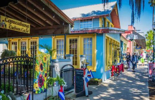 The Art House unique Mount Dora Getaway - Photo 42