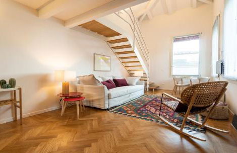 Asinelli Panoramic Rooftop, In front of the Two Towers - Photo 10