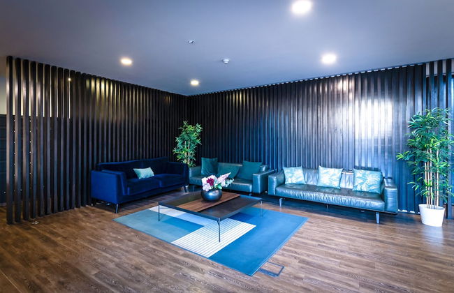 Cozy Luxury City Apartment in Central Bracknell - Photo 23