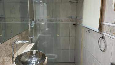 Aluguel casa com piscina no centro em Torres/RS - Foto 5