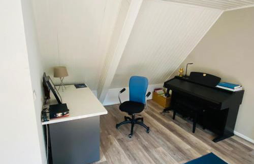 Joli 2 pièces, avec climatisation et grande terrasse, vue sur les toits, zone piétonne - Photo 13