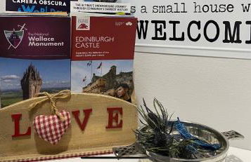 Stylish Scottish House With Garden and Parking - Photo 54