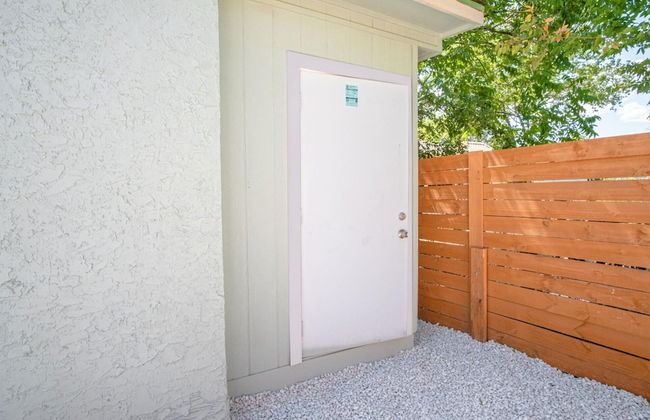 Cozy and Lovely 2BR 2BA Apt A Near Lively Downtown - Foto 17