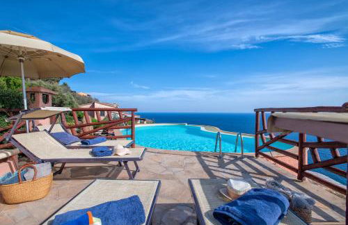 Villa Patty with infinity pool in front of the sea, parking and wifi - Foto 8