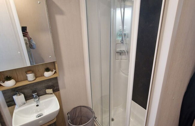 8 Birth Static Caravan - Photo 10