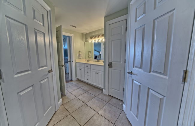 Cozy Oceanfront Condo with Beachside Pool - Unit 1602 by RedAwning - Foto 9