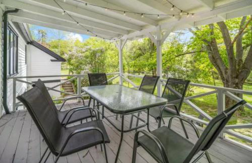 Cayuga bungalow on lake—sleeps 13—outdoor firepit - Foto 43