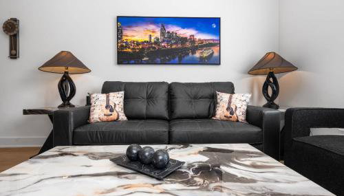 East Nash Condo for 4 with Public Rooftop Near DT - Foto 4