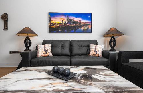 East Nash Condo for 4 with Public Rooftop Near DT - Foto 4