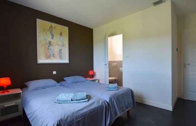 Villa With Heated Pool, Jacuzzi, Sports Field and Stunning Views - Photo 19