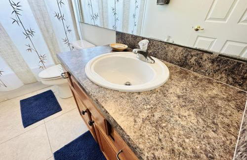 Spacious, Open Layout And Pool Relaxation! - Foto 13