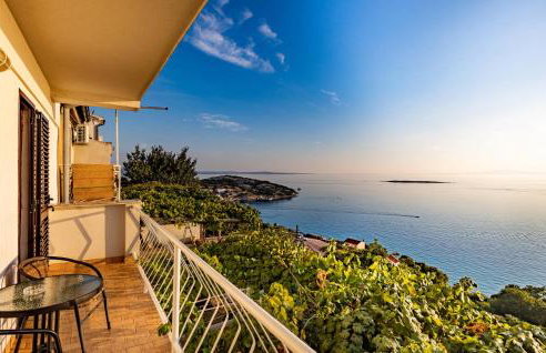 2 Bedroom Nice Apartment In Stara Baska - Foto 2