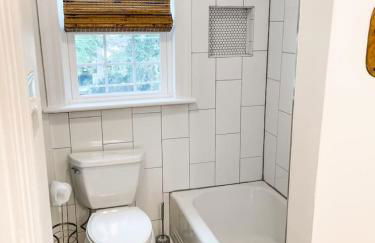 Adorable 1BR Apt. w KING bed 1 m. to square - Foto 7