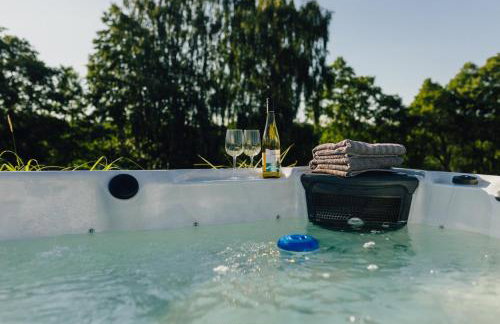 Kalwa Lake House - dom nad jeziorem z prywatnym pomostem i jacuzzi oraz sprzętem wodnym - Photo 46