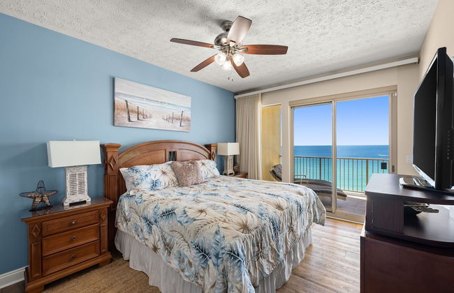 Beautiful Condo with Spacious Balcony to Enjoy Fascinating Ocean View - Unit 1002 by RedAwning - Foto 7