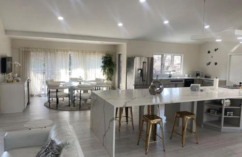 Ranch Style w firepit and big backyard TV Room - Foto 18