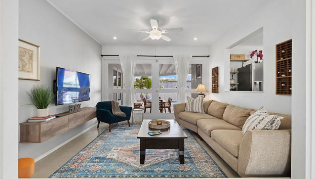 Beautiful 3br2ba Amazing Location w Private Pool - Foto 2, Habitación