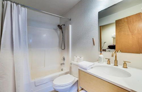 Port Townsend Escape with Deck, Bay and Mountain Views - Foto 16