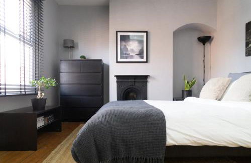 Townhouse in trendy suburb of Hoole - Photo 1