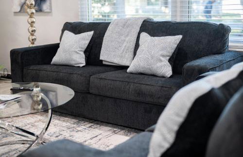 Wood Circle House - Dog Friendly with Fenced in Backyard - Foto 64